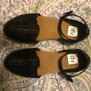 EUC DV Dolce Vida Closed Toe Espadrilles-Size 7.5